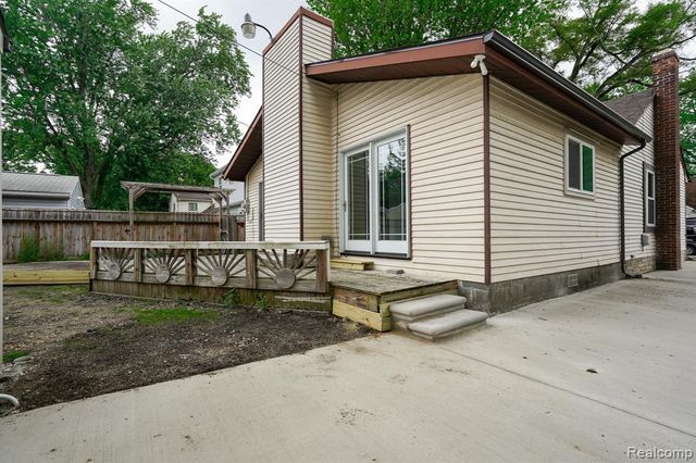 3911 Thomas Avenue, Berkley, MI 48072