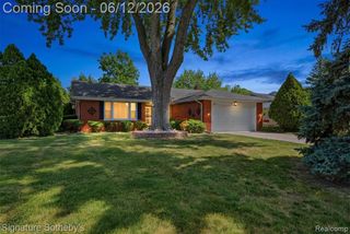 6344 Campus Drive, Dearborn Heights, MI 48127