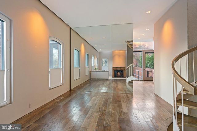 901 26TH ST NW, Washington, DC 20037