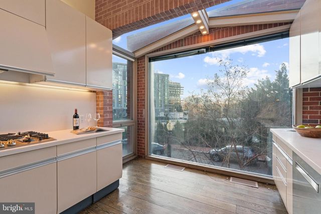 901 26TH ST NW, Washington, DC 20037