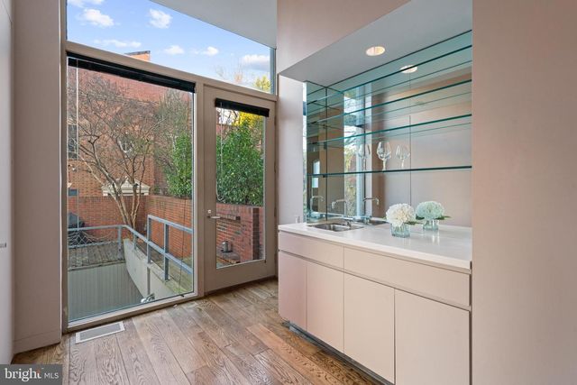 901 26TH ST NW, Washington, DC 20037