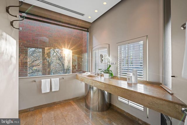 901 26TH ST NW, Washington, DC 20037