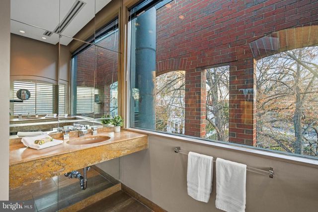 901 26TH ST NW, Washington, DC 20037