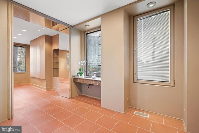 901 26TH ST NW, Washington, DC 20037