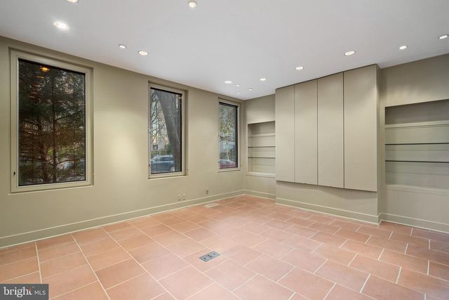 901 26TH ST NW, Washington, DC 20037