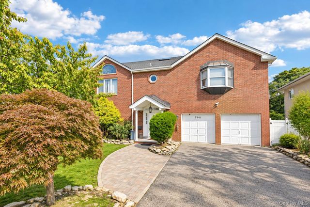 708 Park Lane, Cedarhurst, NY 11516
