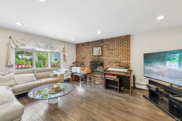 708 Park Lane, Cedarhurst, NY 11516