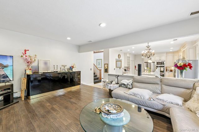 708 Park Lane, Cedarhurst, NY 11516