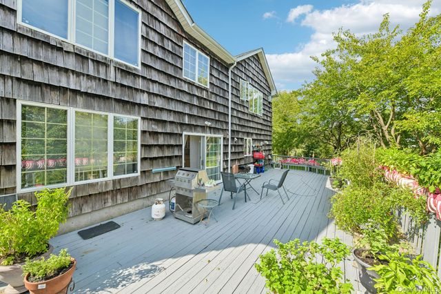 708 Park Lane, Cedarhurst, NY 11516