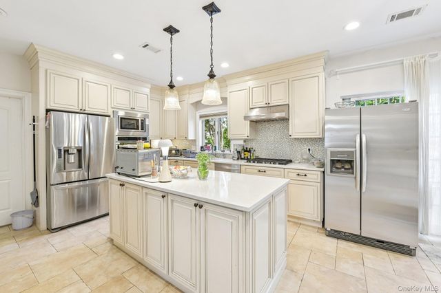 708 Park Lane, Cedarhurst, NY 11516