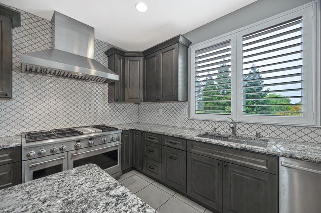 3485 Lambeth Dr, Rescue, CA 95672