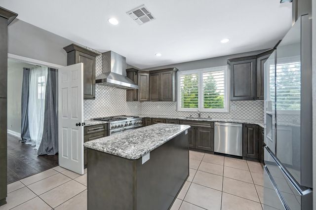 3485 Lambeth Dr, Rescue, CA 95672