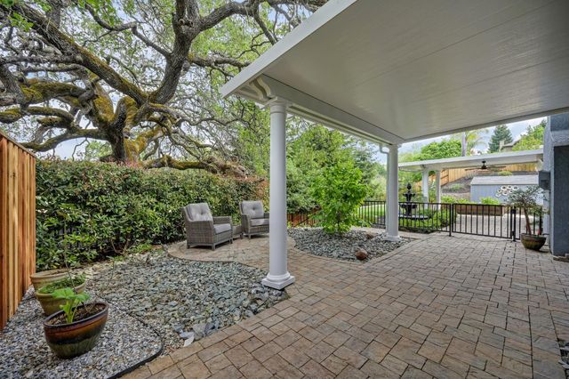 3485 Lambeth Dr, Rescue, CA 95672