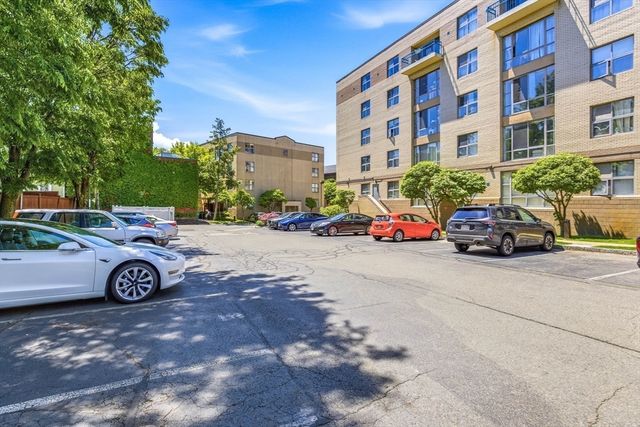 170 Gore St. 113, Cambridge, MA 02141