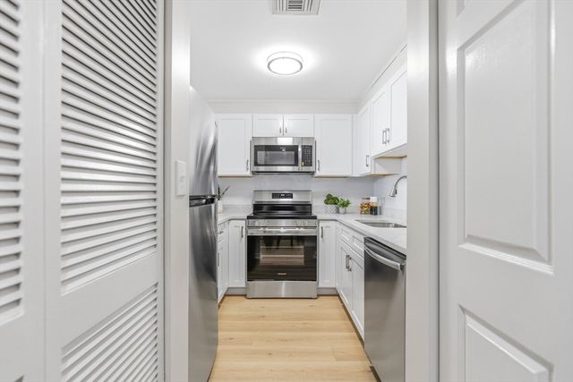 170 Gore St. 113, Cambridge, MA 02141