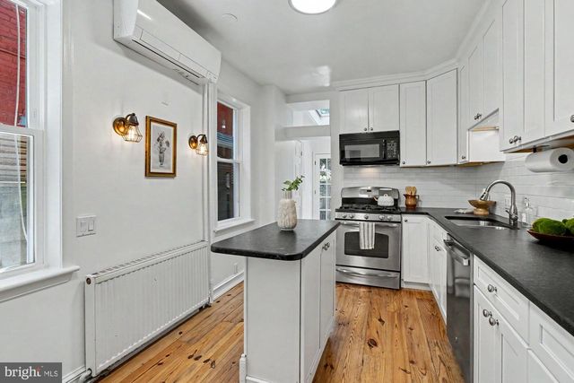 2011 BANK ST, Baltimore, MD 21231