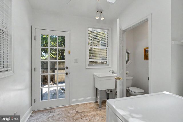 2011 BANK ST, Baltimore, MD 21231