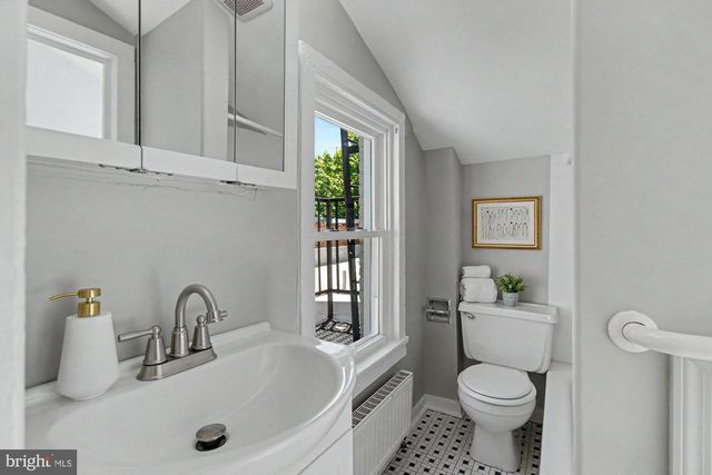 2011 BANK ST, Baltimore, MD 21231