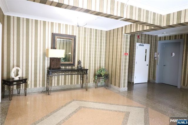 2330 Linwood Avenue 3D, Fort Lee, NJ 07024