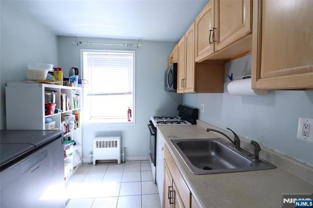 2330 Linwood Avenue 3D, Fort Lee, NJ 07024