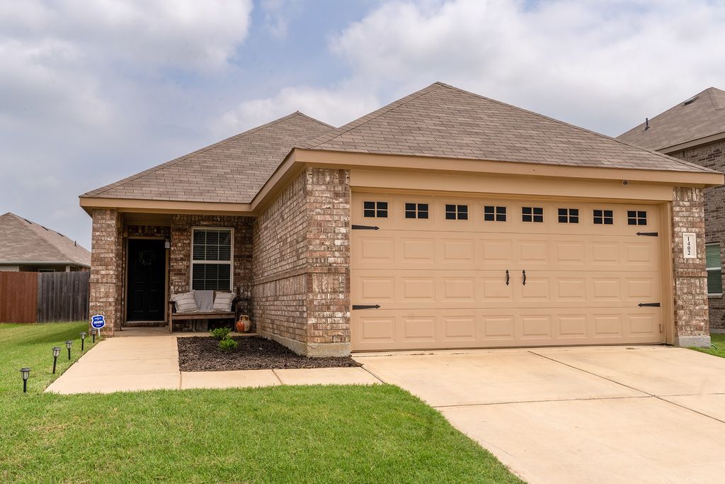 1402 Fantail Lane, Ennis, TX 75119
