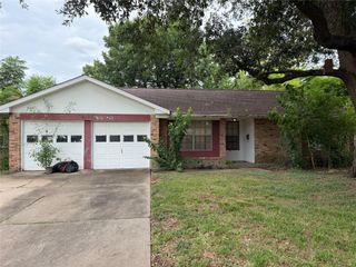 5622 Mackinaw St, Houston, TX 77053