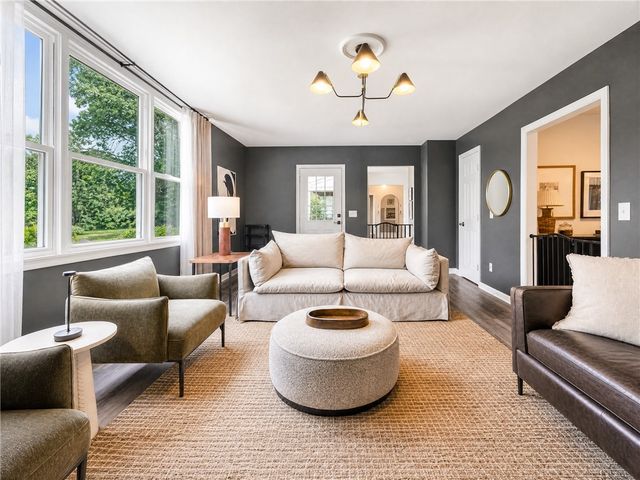 39 Stallings Road, Greenville, SC 29611