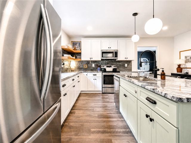 39 Stallings Road, Greenville, SC 29611