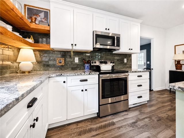 39 Stallings Road, Greenville, SC 29611