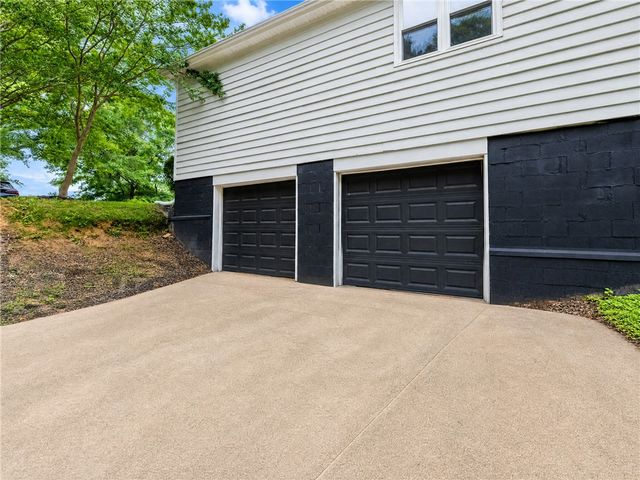 39 Stallings Road, Greenville, SC 29611
