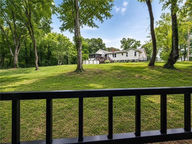 39 Stallings Road, Greenville, SC 29611