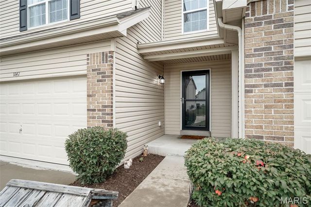 1842 Sterling Oaks Drive, St Peters, MO 63376