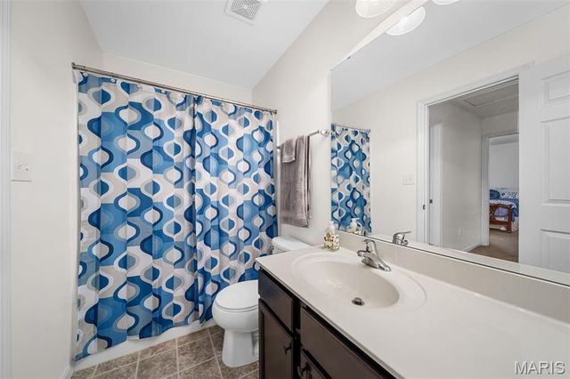 1842 Sterling Oaks Drive, St Peters, MO 63376
