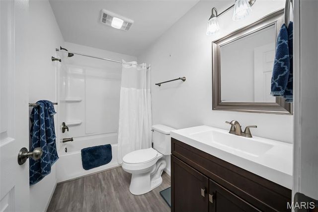 1842 Sterling Oaks Drive, St Peters, MO 63376