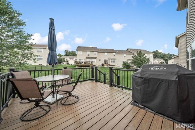 1842 Sterling Oaks Drive, St Peters, MO 63376