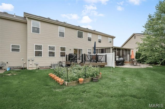 1842 Sterling Oaks Drive, St Peters, MO 63376