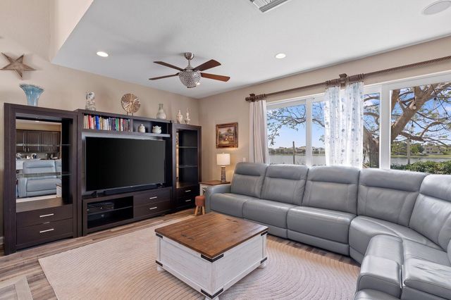 164 Berenger Walk, Royal Palm Beach, FL 33414