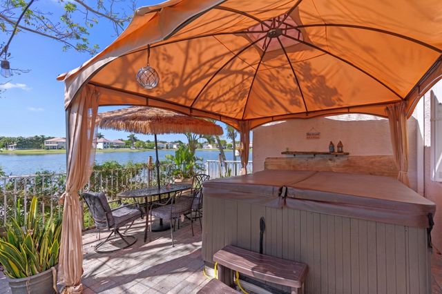 164 Berenger Walk, Royal Palm Beach, FL 33414