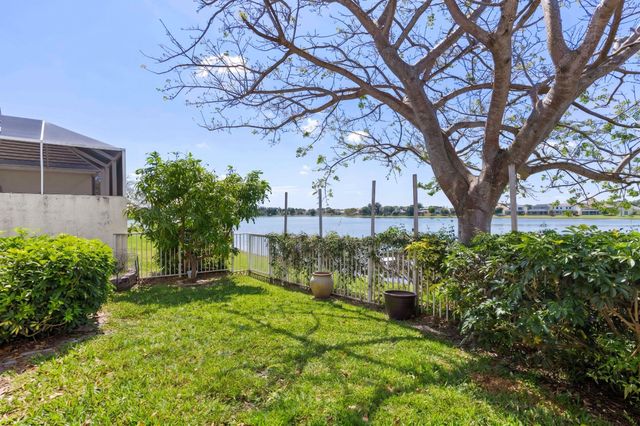 164 Berenger Walk, Royal Palm Beach, FL 33414