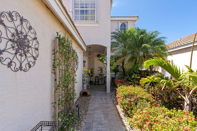 164 Berenger Walk, Royal Palm Beach, FL 33414