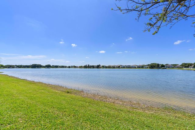 164 Berenger Walk, Royal Palm Beach, FL 33414