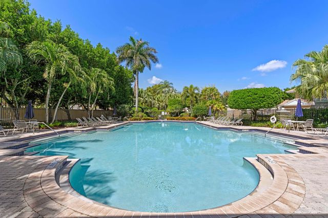 164 Berenger Walk, Royal Palm Beach, FL 33414