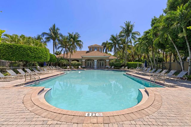 164 Berenger Walk, Royal Palm Beach, FL 33414