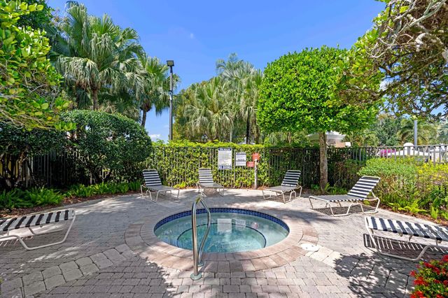 164 Berenger Walk, Royal Palm Beach, FL 33414
