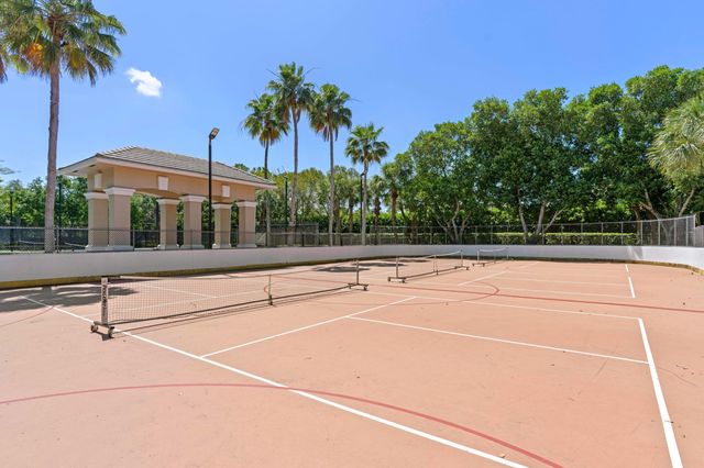 164 Berenger Walk, Royal Palm Beach, FL 33414