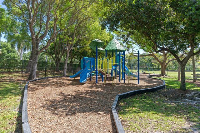 164 Berenger Walk, Royal Palm Beach, FL 33414