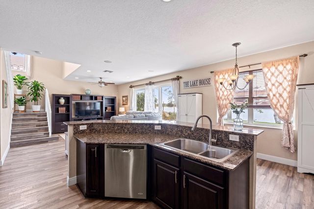 164 Berenger Walk, Royal Palm Beach, FL 33414