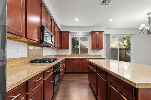 5225 Sun Chaser Way, Sacramento, CA 95835