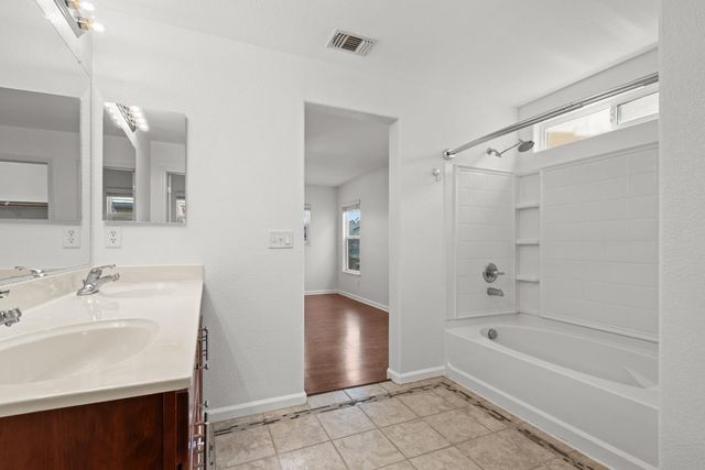 5225 Sun Chaser Way, Sacramento, CA 95835