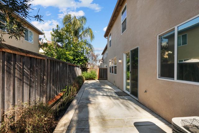 5225 Sun Chaser Way, Sacramento, CA 95835